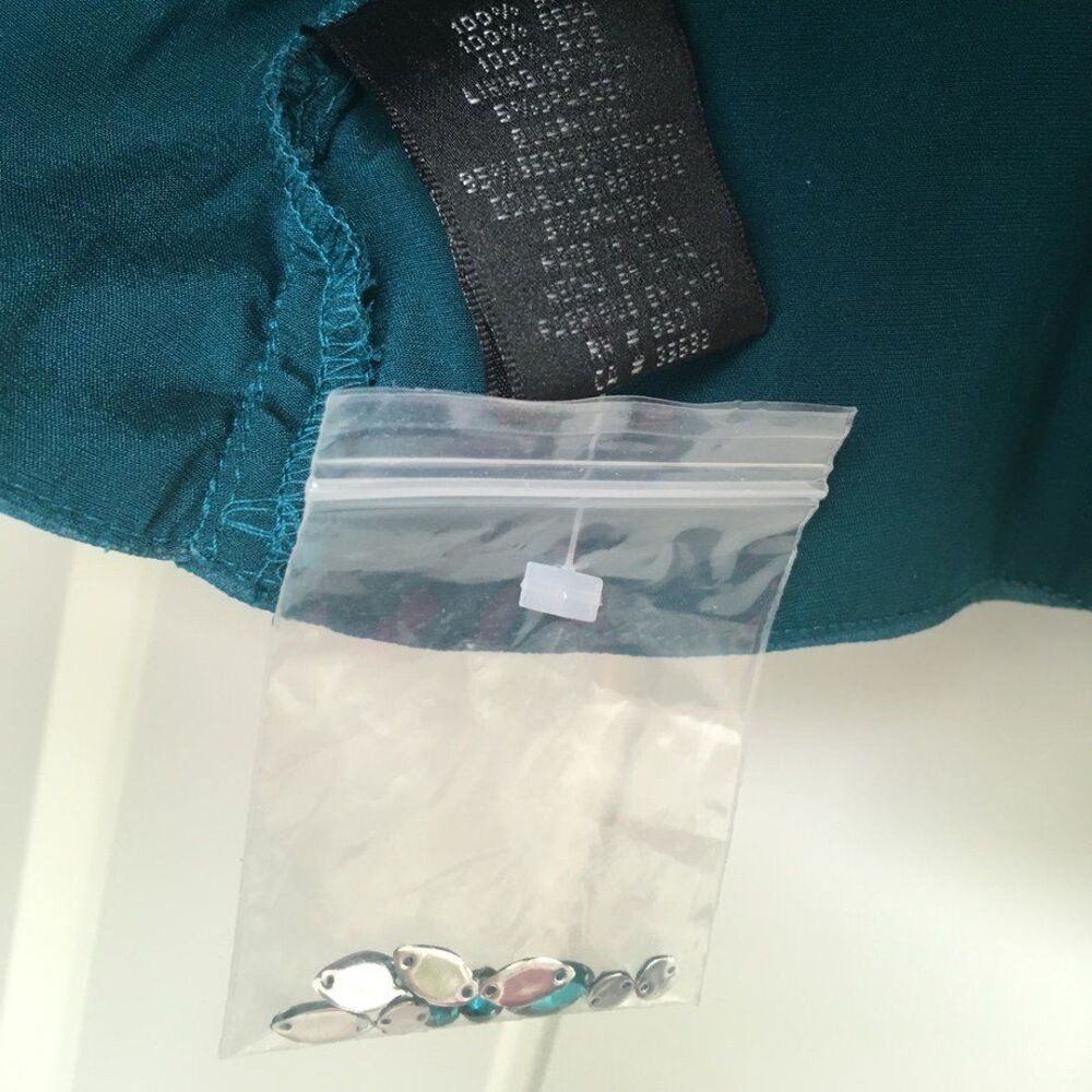 Vintage Y2K Bebe Teal Silk Pleated Cami Top Jeweled Brooch NWT Small - Picture 4 of 8